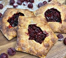 Ягодный галет с вишней