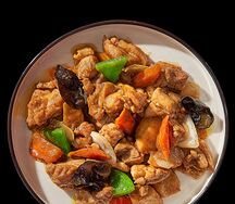 Томленая курица с овощами
