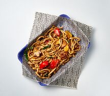 Курица терияки с пшеничной лапшой