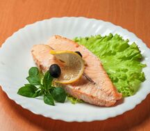 Лосось на пару с овощами