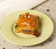Пахлава с грецким орехом и фисташками