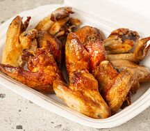 Куриные крылышки с луком