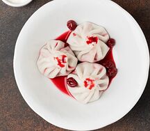 Хинкали с вишней и сметаной