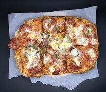 Римская пицца Чоризо с перцем