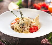 Феттуччине с курицей и грибами 