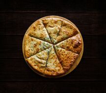 Хачапури со шпинатом и сыром