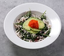 Салат с руколой и крабом