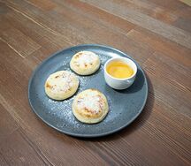 Сырники с соусом