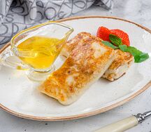 Блины с сметаной
