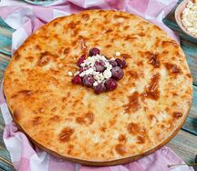 Осетинский пирог с вишней и творогом