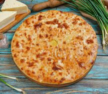 Осетинский пирог с сыром и зеленым луком