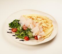 Омлет с сыром и индейкой