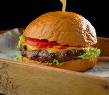 Чизбургер с мраморной говядиной