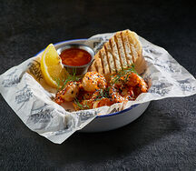 Жареные креветки с хрустящей чиабаттой