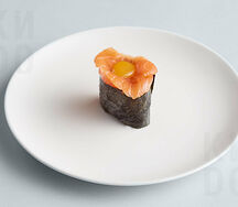 Лосось с яйцом