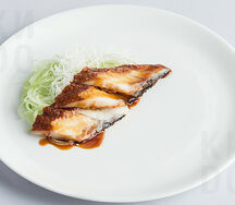 Сашими Угорь