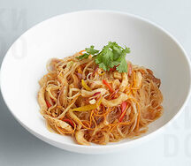 Лапша рисовая с курицей