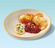 Трюфельный тартар из говядины с трюфельным соусом и handmade чипсами