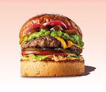 Мексиканский бургер с котлетой из говядины и пряным гуакамоле