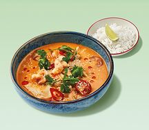 Том ям на кокосовом молоке с креветками, кальмаром и белой рыбой