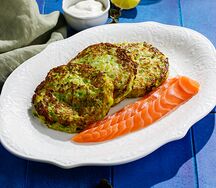 Оладьи из цукини с лососем 