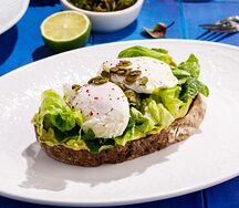 Зеленый тост с авокадо