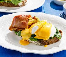 Яйцо Бенедикт с тамбовским окороком