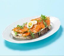 Брускетта с лососем и сливочным сыром