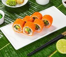 Ролл Калифорния с лососем