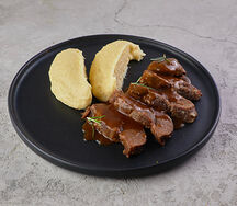 Телячьи щечки с пюре