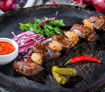 Шашлык из бараньей печени с курдюком
