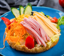 Кинг-салат с ветчиной и сыром