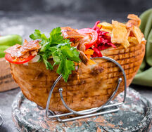 Шаурма с курицей, телятиной и ягненком в лепешке