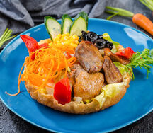 Теплый салат с индейкой