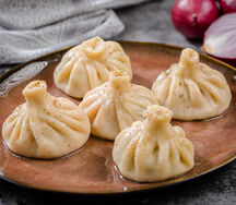 Хинкали по-грузински с телятиной и свининой отварные