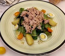 Салат с тунцом