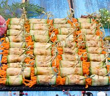 Рулетики из цукини с морковью по-корейски