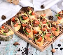 Брускетта с куриной печенью