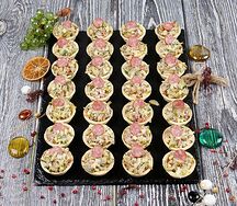 Тарталетки с салатом бавария