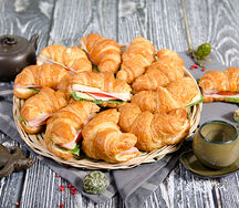 Круассаны с ветчиной и сыром