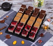 Ассорти мини-пирожных Сладкий поцелуй