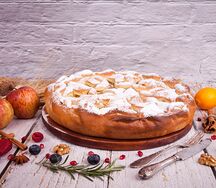 Сдобный пирог с курагой