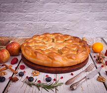 Сдобный пирог с яблоками и лимоном