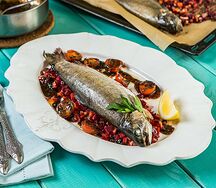 Стерлядь запеченная с овощами