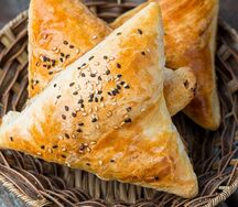 Самса слоенная с картошкой и мясом