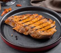 Свиная корейка, жаренная на гриле