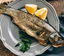 Скумбрия, запеченная в пряных травах
