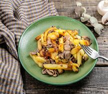 Картофель, жаренный с шампиньонами