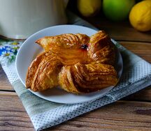 Дениш с персиком