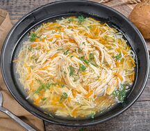 Суп куриный с лапшой